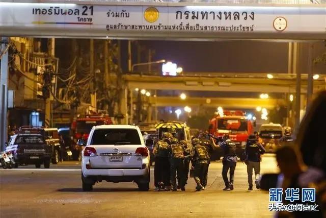 泰国发生大规模枪击案，凶手同时于社交媒体上直播，至少12人死亡，社交媒体对恐怖事件产生什么影响？