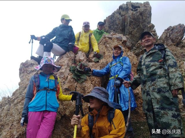 爬山必须穿登山鞋吗？